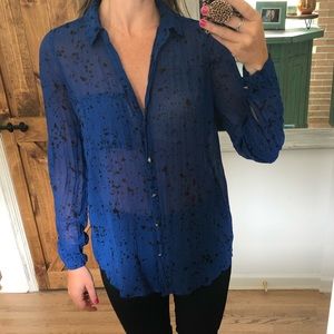 Blue crinkle polyester button up collar top